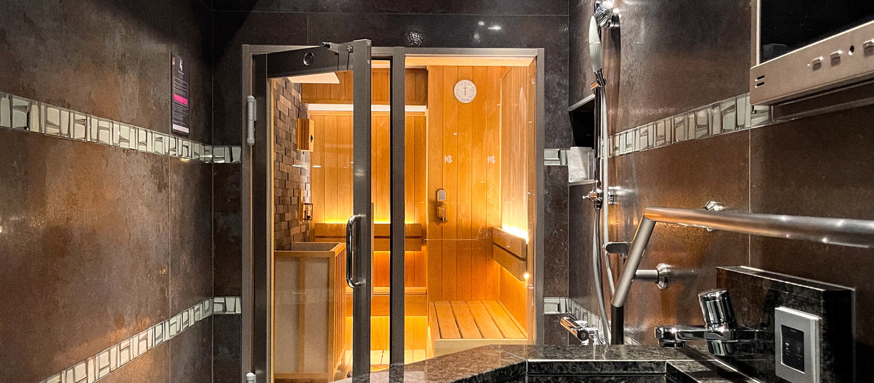 プライベートサウナ 内観